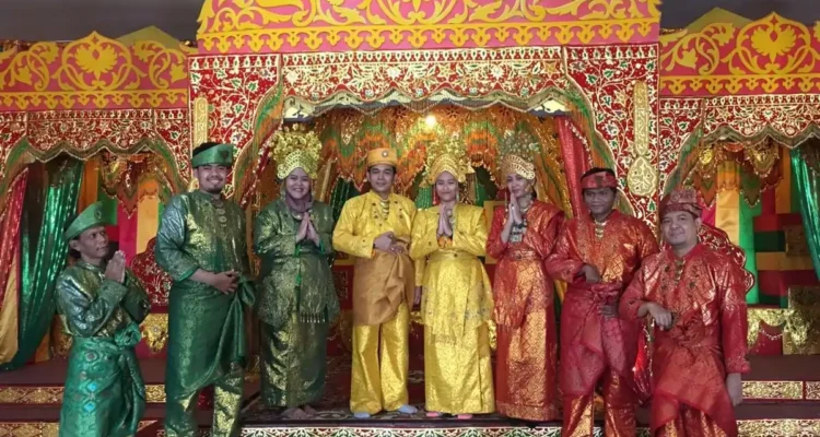 Tari Tanjak